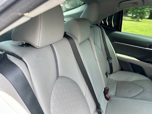 Used 2022 Toyota Camry XSE FWD image 23