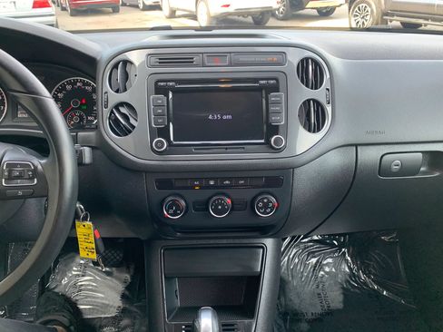 Used 2015 Volkswagen Tiguan S FWD image 13