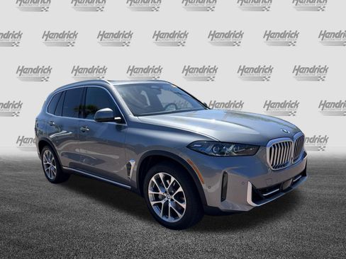 Used 2026 BMW X5 sDrive40i image 2