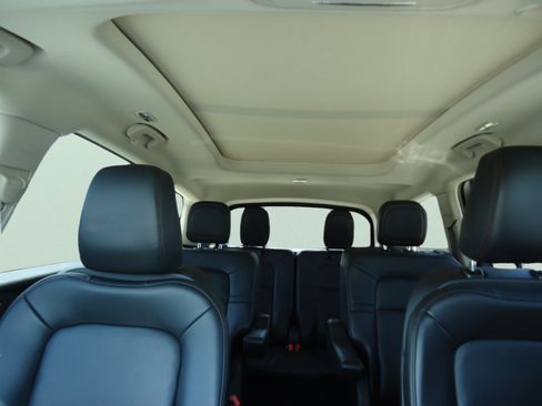 Certified 2023 Lincoln Aviator AWD w/ Premium Package image 30