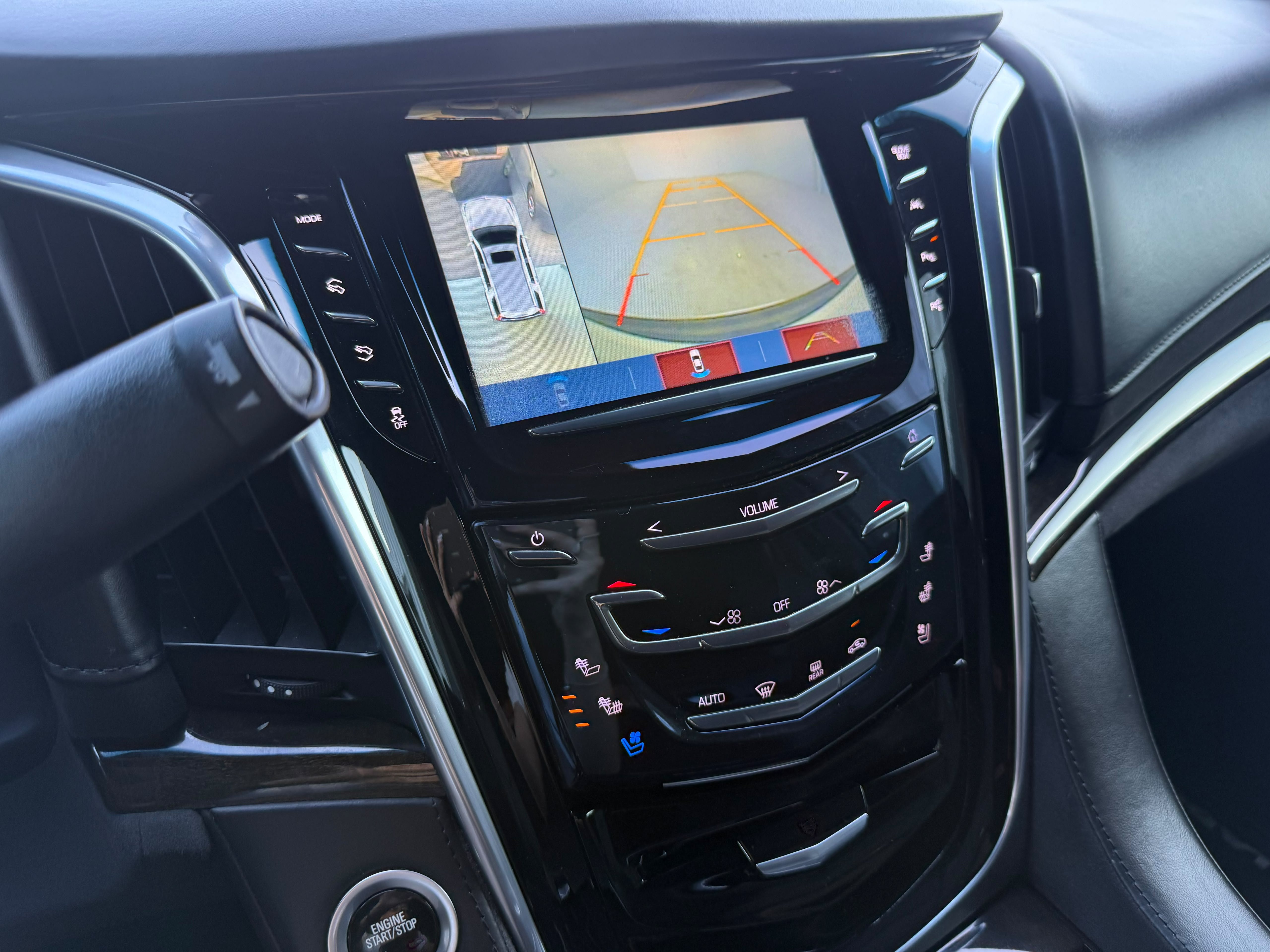 Used 2020 Cadillac Escalade Platinum AWD/4WD image 22