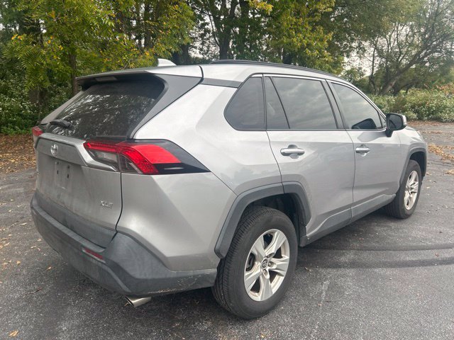Used 2020 Toyota RAV4 XLE FWD image 3