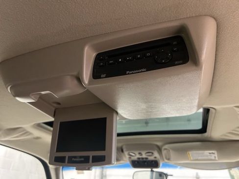 Used 2004 Chevrolet Suburban Z71 w/ Preferred Equipment Group AWD/4WD image 29