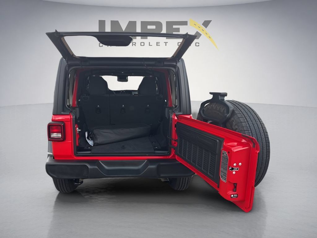 Used 2025 Jeep Wrangler Unlimited Sport AWD/4WD image 13