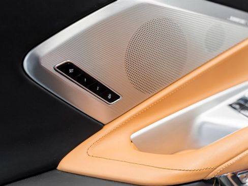 Used 2023 Chevrolet Corvette Stingray Premium Conv w/ Z51 Performance Package image 25