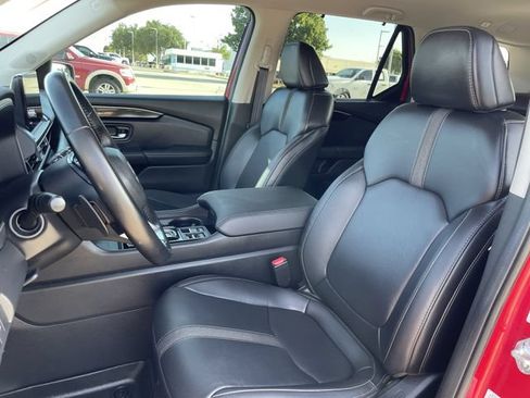 Used 2025 Honda Pilot EX-L image 24