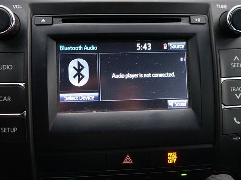 Used 2016 Toyota Camry SE w/ Protection Package (Q2) FWD image 14