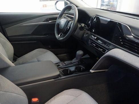 Used 2025 Toyota Camry LE image 26