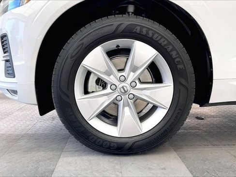 Used 2022 Volvo XC60 B5 Momentum AWD/4WD image 8
