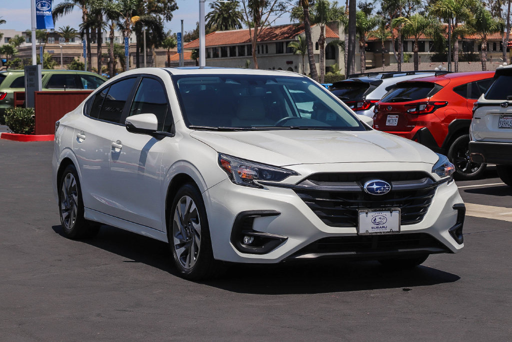 Used 2025 Subaru Legacy Limited AWD/4WD image 3