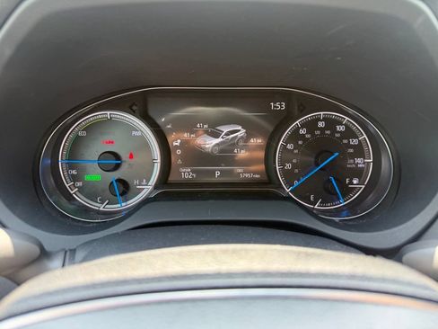Used 2022 Toyota Venza XLE AWD/4WD image 17