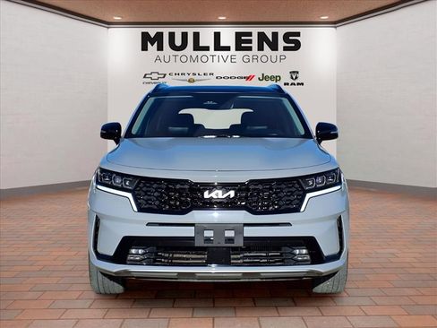 Used 2022 Kia Sorento SX image 2