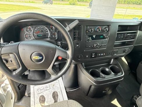 Used 2025 Chevrolet Express 3500 LT w/ LT Preferred Equipment Group RWD image 20