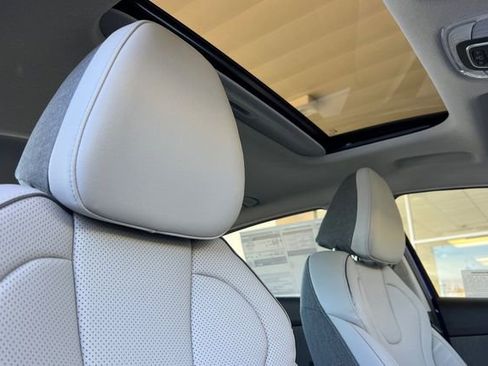 New 2026 Hyundai Elantra Limited FWD image 16