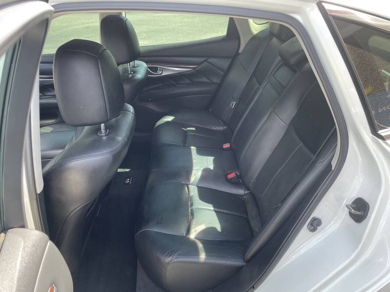 Used 2013 INFINITI M37 w/ Premium Pkg RWD image 11