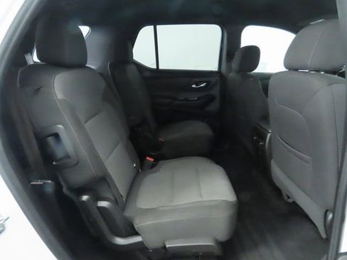 Used 2023 Chevrolet Traverse LT image 22