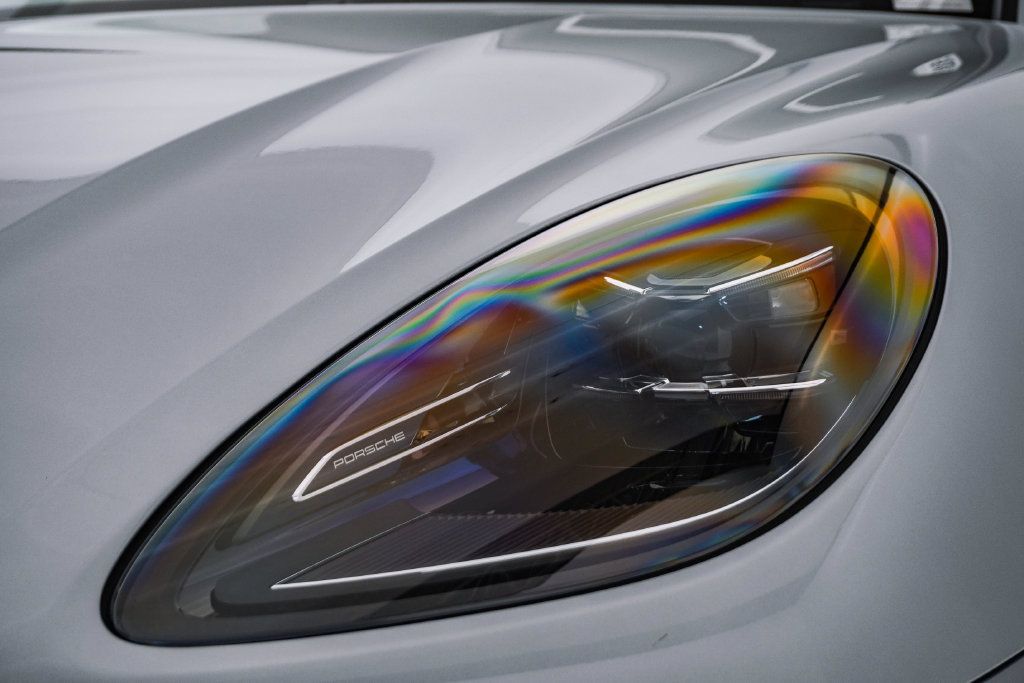 Certified 2026 Porsche Macan AWD/4WD image 7