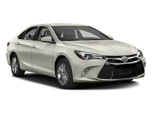Used 2017 Toyota Camry XSE w/ Moonroof Package FWD image 6