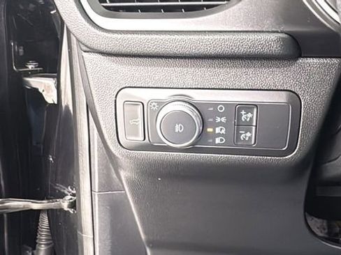 Used 2020 Ford Escape Titanium image 34