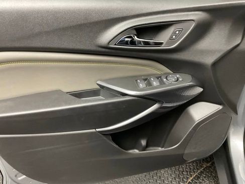 New 2026 Chevrolet Trax ACTIV w/ Sunroof Package FWD image 9