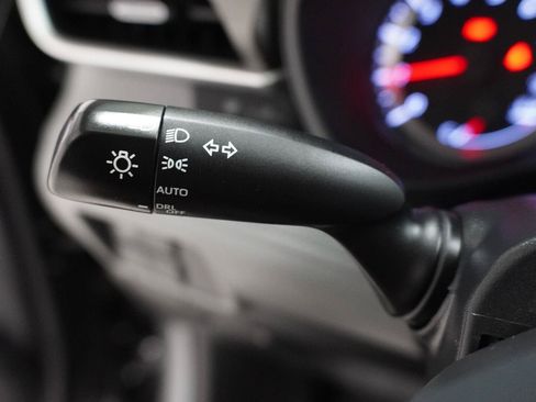 Used 2022 Toyota Highlander L FWD image 11