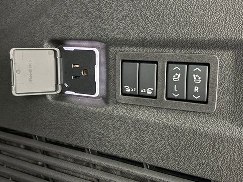 New 2026 GMC Yukon Denali w/ Sun & Power Step Package image 11