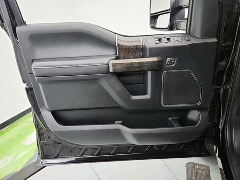 Used 2020 Ford F250 Lariat w/ Lariat Ultimate Package image 23