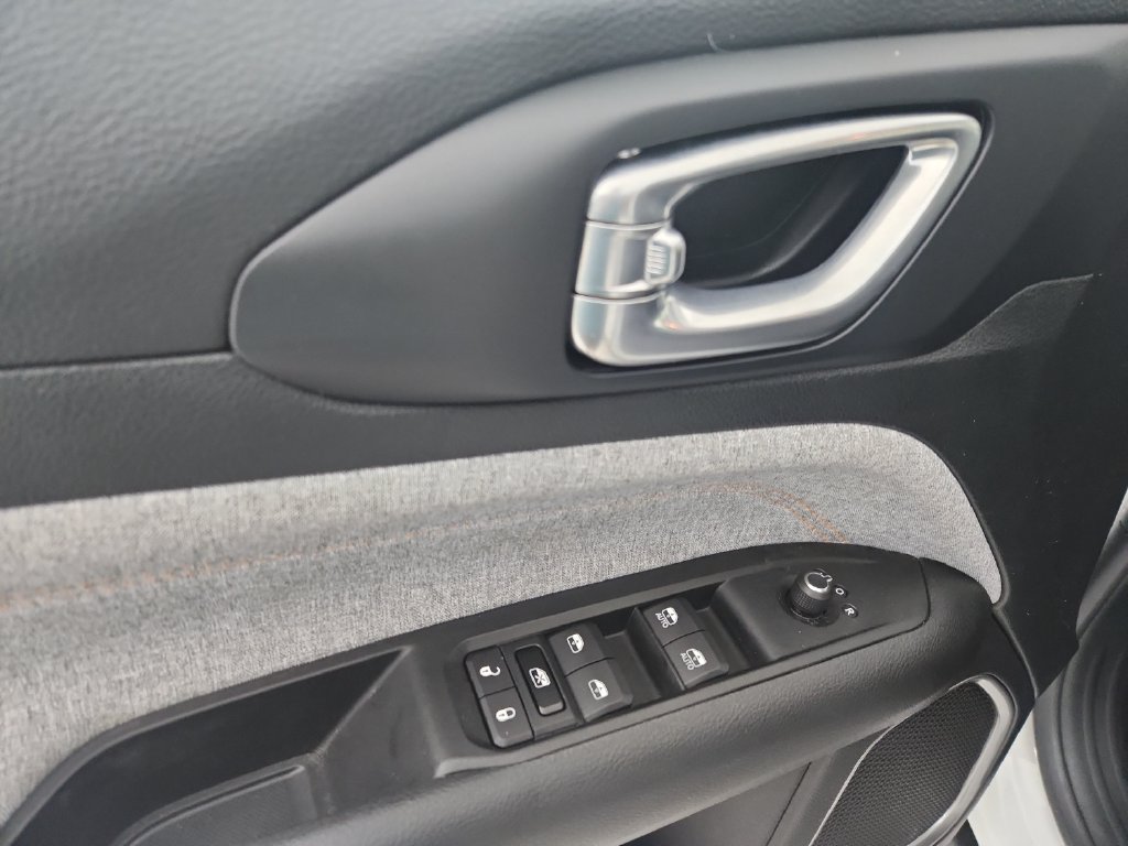 Used 2022 Jeep Compass Sport AWD/4WD image 24