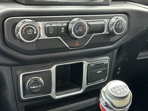 Used 2018 Jeep Wrangler Unlimited Sport AWD/4WD image 18