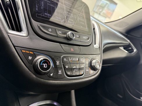 Used 2016 Chevrolet Malibu Premier w/ Driver Confidence Package II FWD image 18