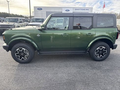 New 2025 Ford Bronco Outer Banks image 4