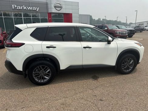 Used 2023 Nissan Rogue S AWD/4WD image 8
