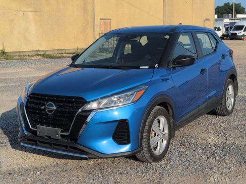 Used 2021 Nissan Kicks S FWD image 11