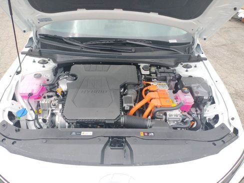 Used 2025 Hyundai Elantra Limited FWD image 45