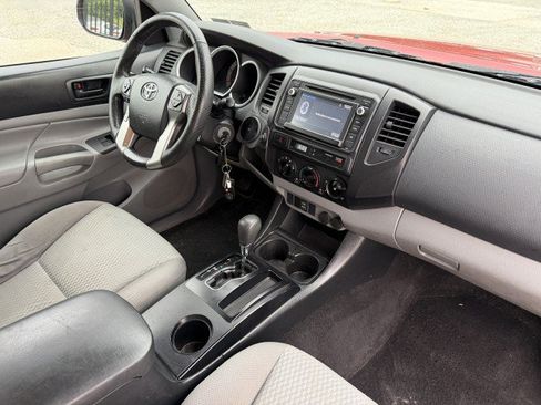 Used 2014 Toyota Tacoma PreRunner w/ Convenience Package RWD image 15