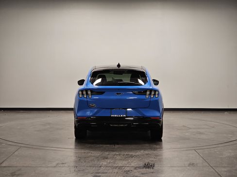 Used 2022 Ford Mustang Mach-E Premium image 7