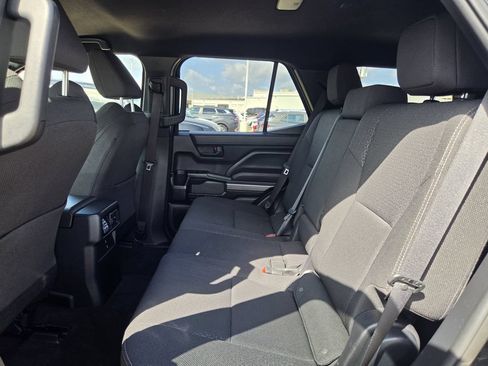 Used 2025 Toyota 4Runner SR5 AWD/4WD image 27