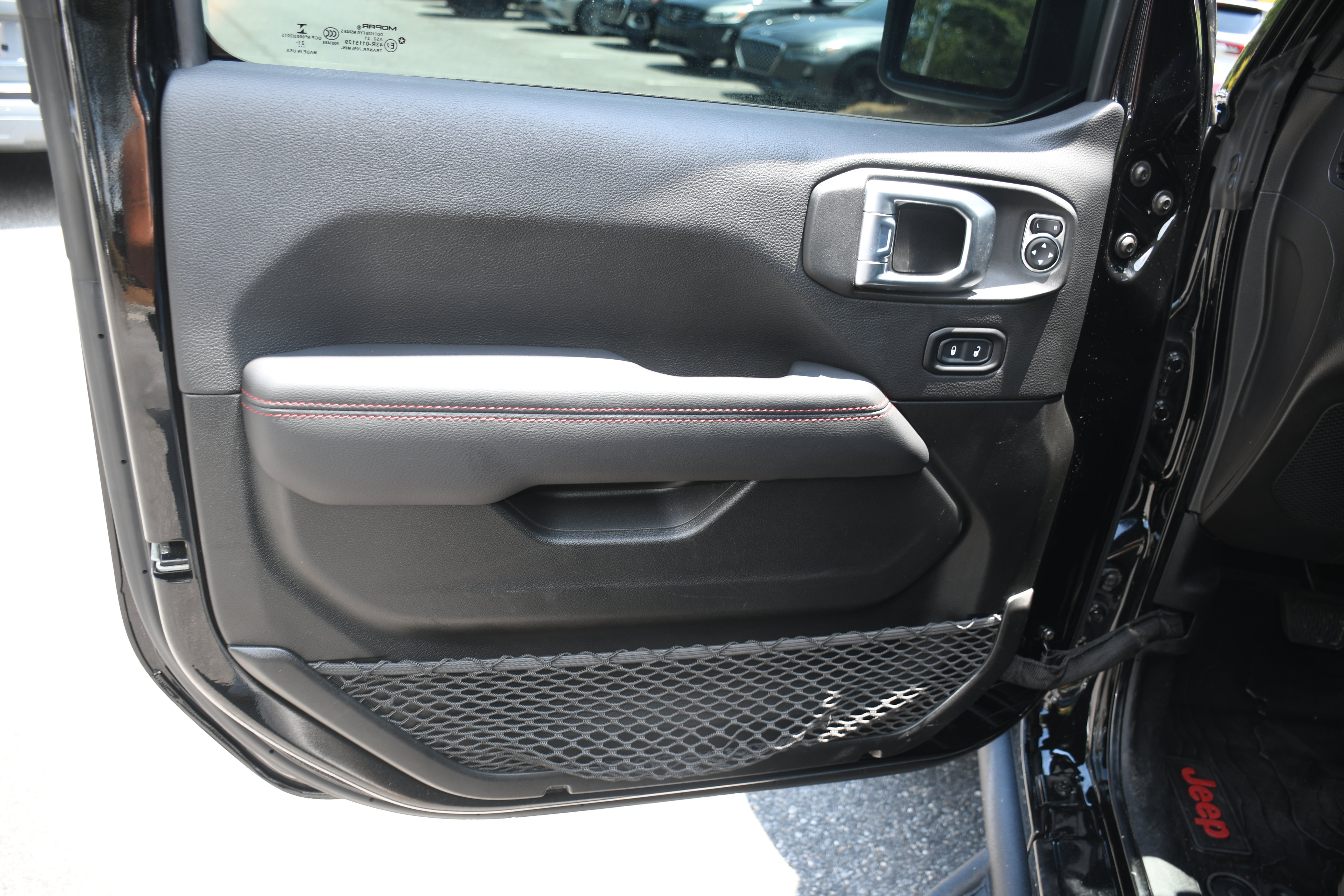 Used 2022 Jeep Gladiator Rubicon w/ Cold Weather Group AWD/4WD image 9
