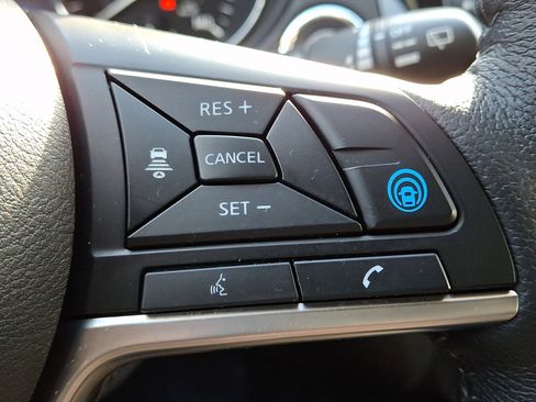 Certified 2019 Nissan Rogue SV w/ Premium Package image 22