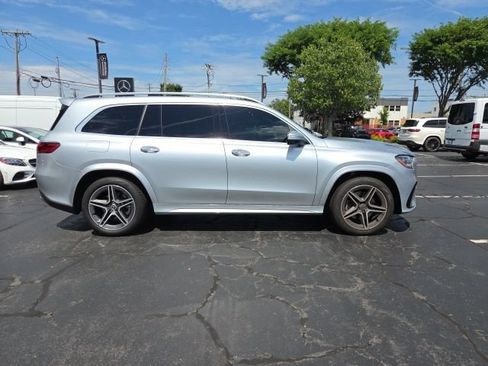 Used 2025 Mercedes-Benz GLS 450 4MATIC image 2