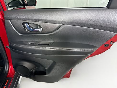 Used 2017 Nissan Rogue S w/ Appearance Package FWD image 28