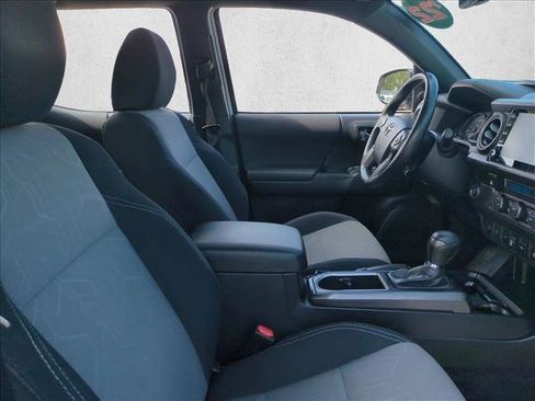 Certified 2022 Toyota Tacoma TRD Sport w/ Technology Package image 20