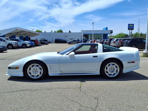 Used 1991 Chevrolet Corvette ZR-1 RWD image 8
