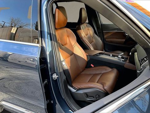 Used 2024 Volvo XC90 B6 Ultimate w/ Protection Package Premier image 30