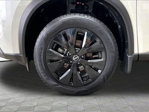 Used 2023 Nissan Rogue SV AWD/4WD image 21