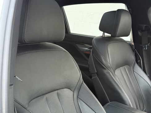 Used 2018 BMW 740i image 21