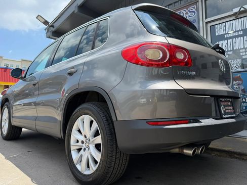 Used 2009 Volkswagen Tiguan S FWD image 4
