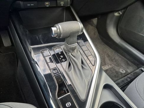 Used 2025 Kia Niro LX FWD image 19