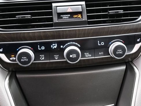 Used 2018 Honda Accord EX image 27