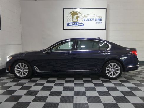 Used 2017 BMW 740i xDrive AWD/4WD image 7